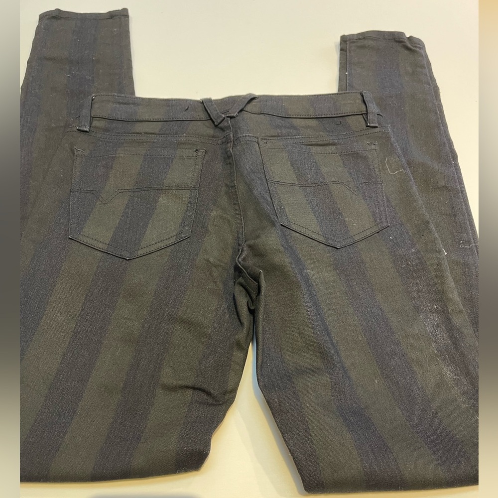 Volcom stripped jeans Sz 26